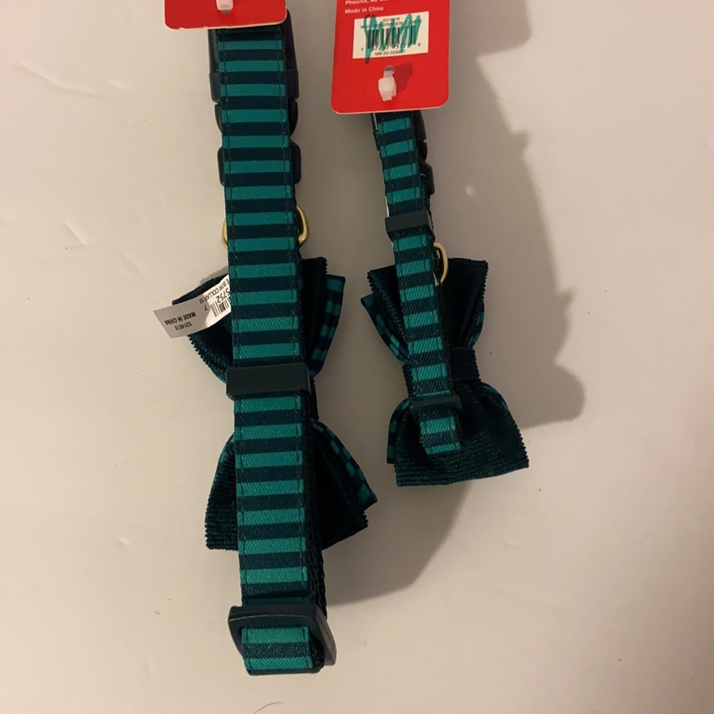 Green and navy blue stripe bow dog collar. NWT a